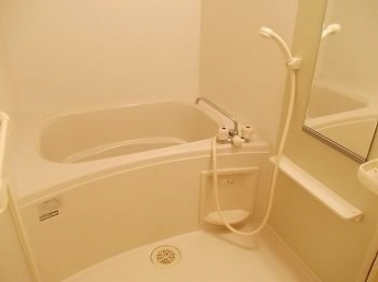 ゆったり過ごせるお風呂です