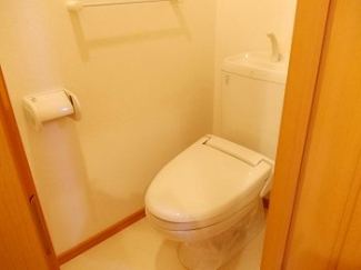 コンパクトで使いやすいトイレです