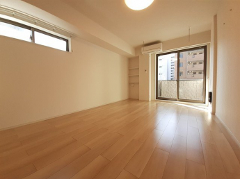 内装は落ち着いています