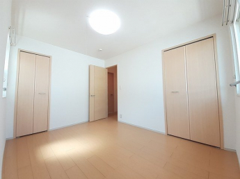 明るい室内です