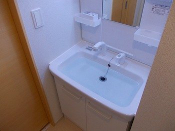 明るい洗面所です