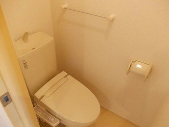 コンパクトで使いやすいトイレです