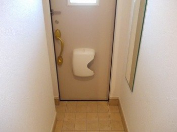 毎日通る玄関はこちらです