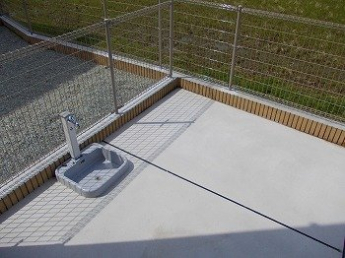 お洗濯にも便利なバルコニー付き