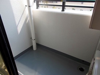 バルコニーからの眺めを楽しみながら食事をしませんか