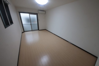 ゆったり過ごせるリビングです