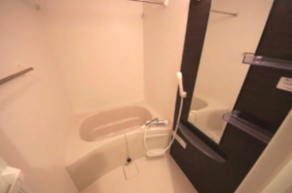 日々の疲れを癒すお風呂付です