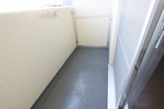 開放的で明るい空間を演出してくれるバルコニーです