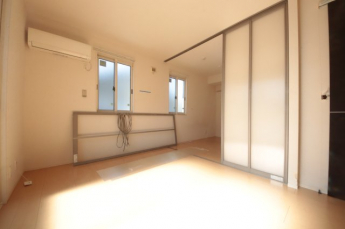 使い勝手のいい寝室です