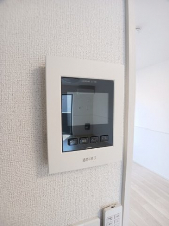 モニター付きインターホンで安心です。