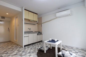 もちろんエアコン付きです。