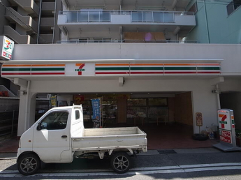 セブンイレブン神戸八雲通１丁目店まで221m