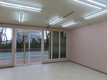 室内　東南方向に撮影