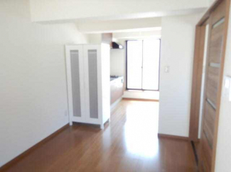 神戸市中央区東川崎町６丁目のアパートの画像