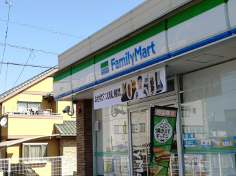 ファミリーマート新居浜庄内店まで271m