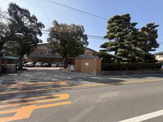 松前小学校まで20m