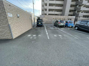 来客用駐車場です。