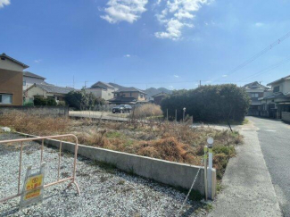 北西から撮影　広々とした約60坪の土地です。