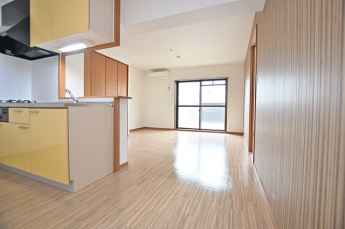 明るく広々としたダイニングです☆