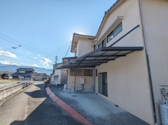 敷地内2台分の駐車場スペース有