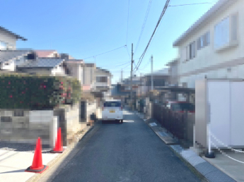 【前面道路含む現地写真】