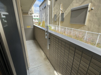 外からの目が気にならないバルコニーで洗濯物が干せます