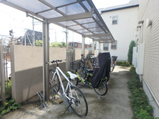 屋根付き駐輪スペースです