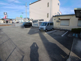 【駐車場】