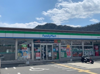 ファミリーマート西脇野村店まで350m