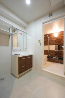 八幡浜市白浜通のマンションの画像