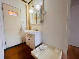 【洗面所】