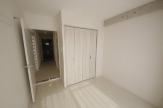 ゆったりした洋室です