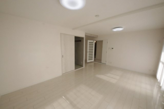 こちらのリビングで趣味の時間をお楽しみください