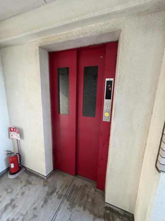 疲れてヘトヘトの時、頼もしい存在のエレベーター