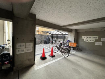 駐輪場つきなので自転車を置けて便利