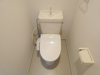 ★温水洗浄便座付きで快適です