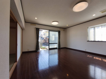 【居間・リビング】