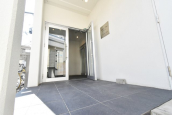 【エントランス】