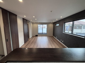 キッチンからもリビングが見渡せ、お子様が遊んでいるのも見守れます。