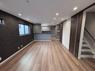 キッチンからもリビングが見渡せ、お子様が遊んでいるのも見守れます。