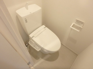 コンパクトで使いやすいトイレです