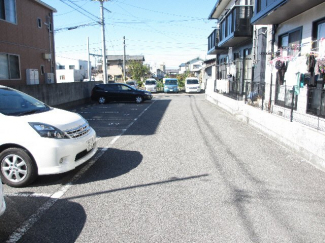 【駐車場】