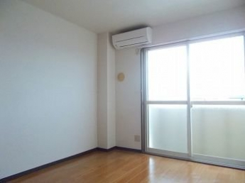 明るい色調の室内です