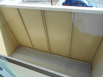 お洗濯にも便利なバルコニー付き