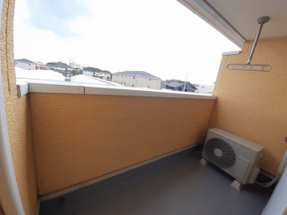 お洗濯にも便利なバルコニー付き