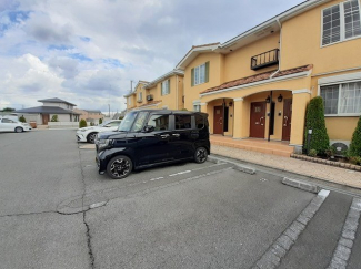 駐車場があるので、車を買う予定の方も安心です