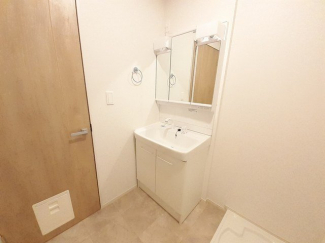 明るい洗面所です