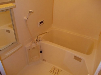 コンパクトで使いやすいお風呂です