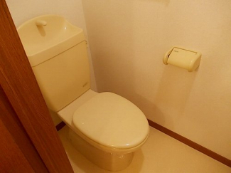コンパクトで使いやすいトイレです