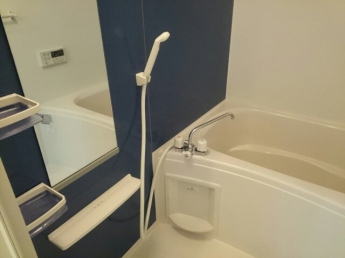 落ち着いた空間のお風呂です